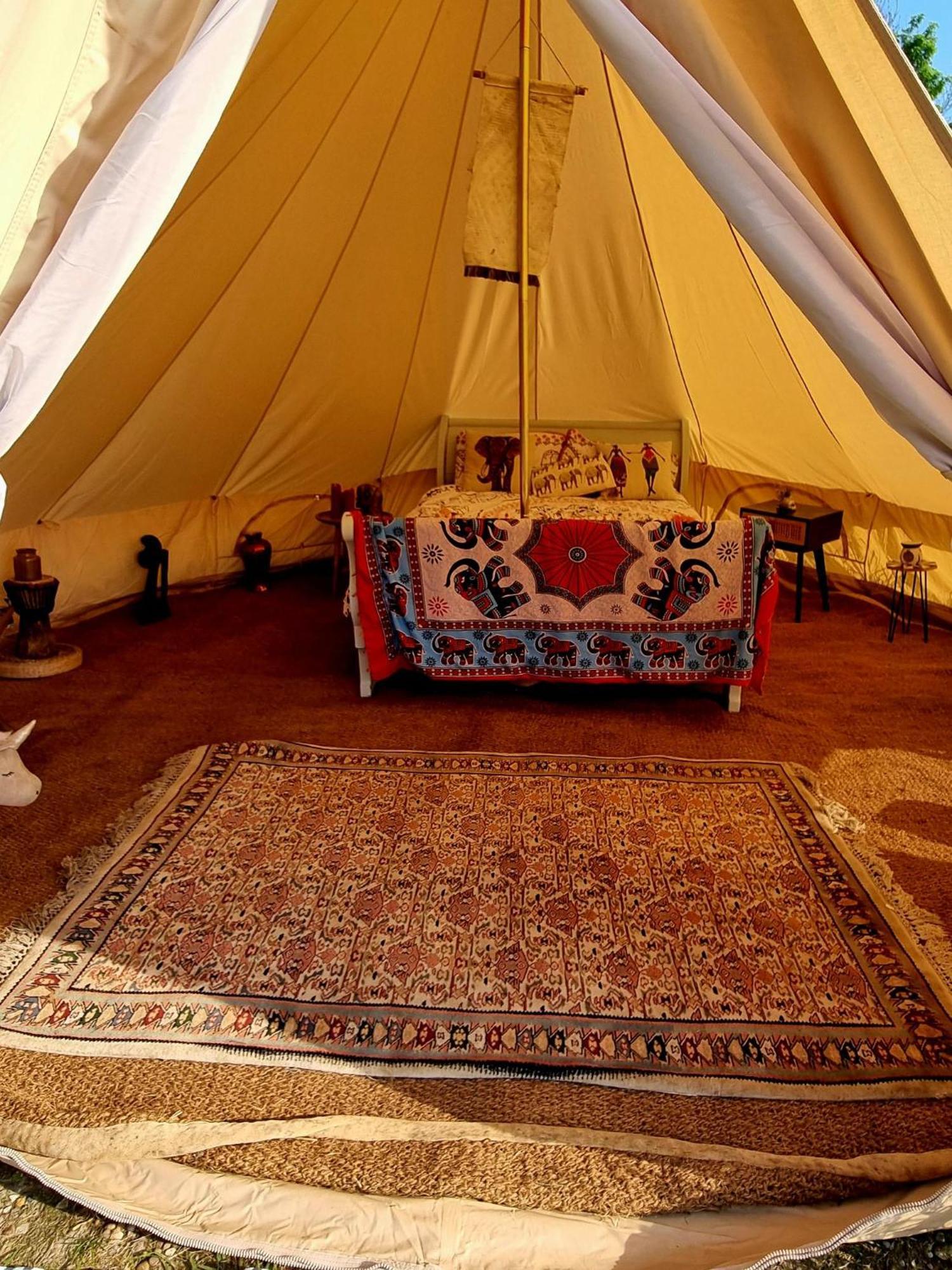 Secret Garden Glamping African Themed Tent Newark-on-Trent  Екстер'єр фото
